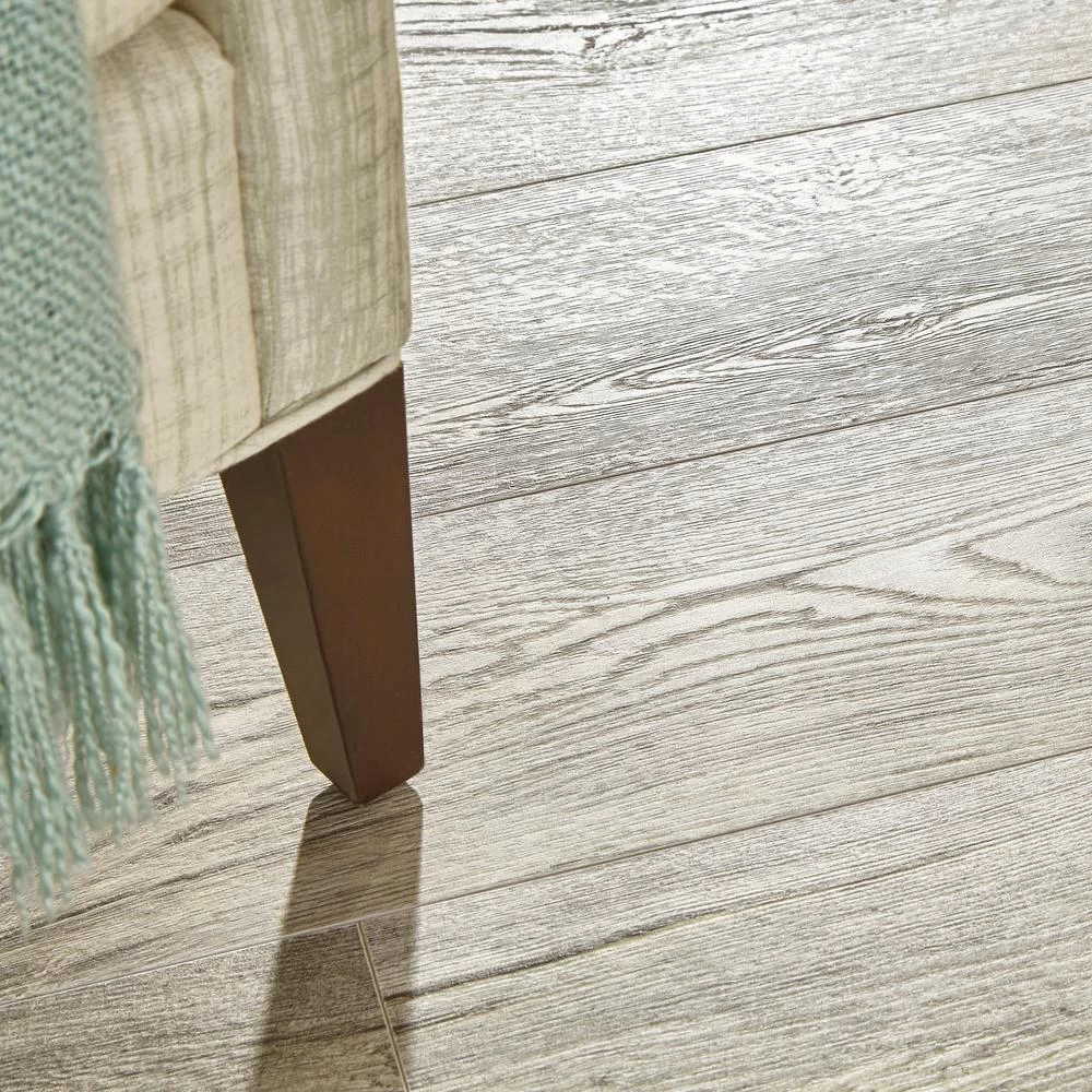 Home Decorators Collection Silver Cliff Oak 12 Mm T X 7.48 In. W X 50.67 In. L Water Resistant Laminate Flooring (18.42 Sq.ft./case) - Image 7